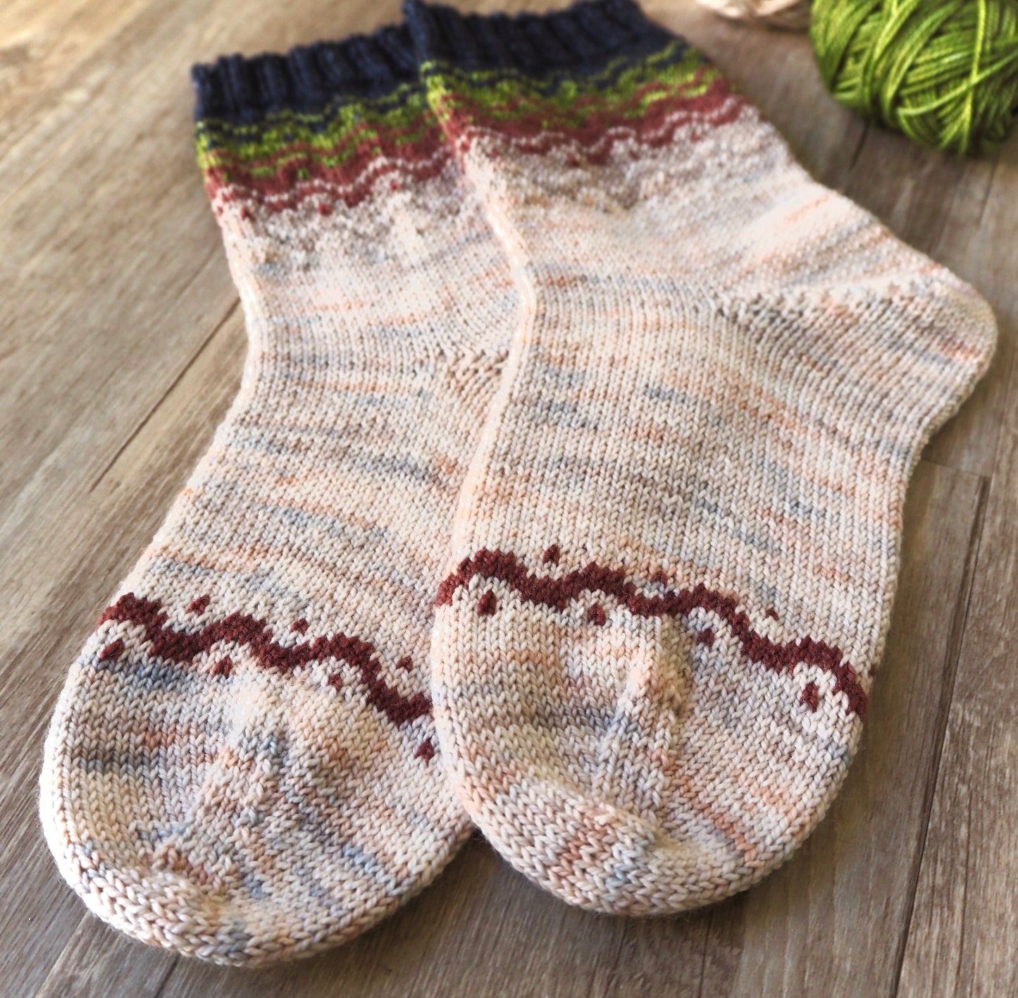 Painted Waves Socks - Knitting Pattern PDF