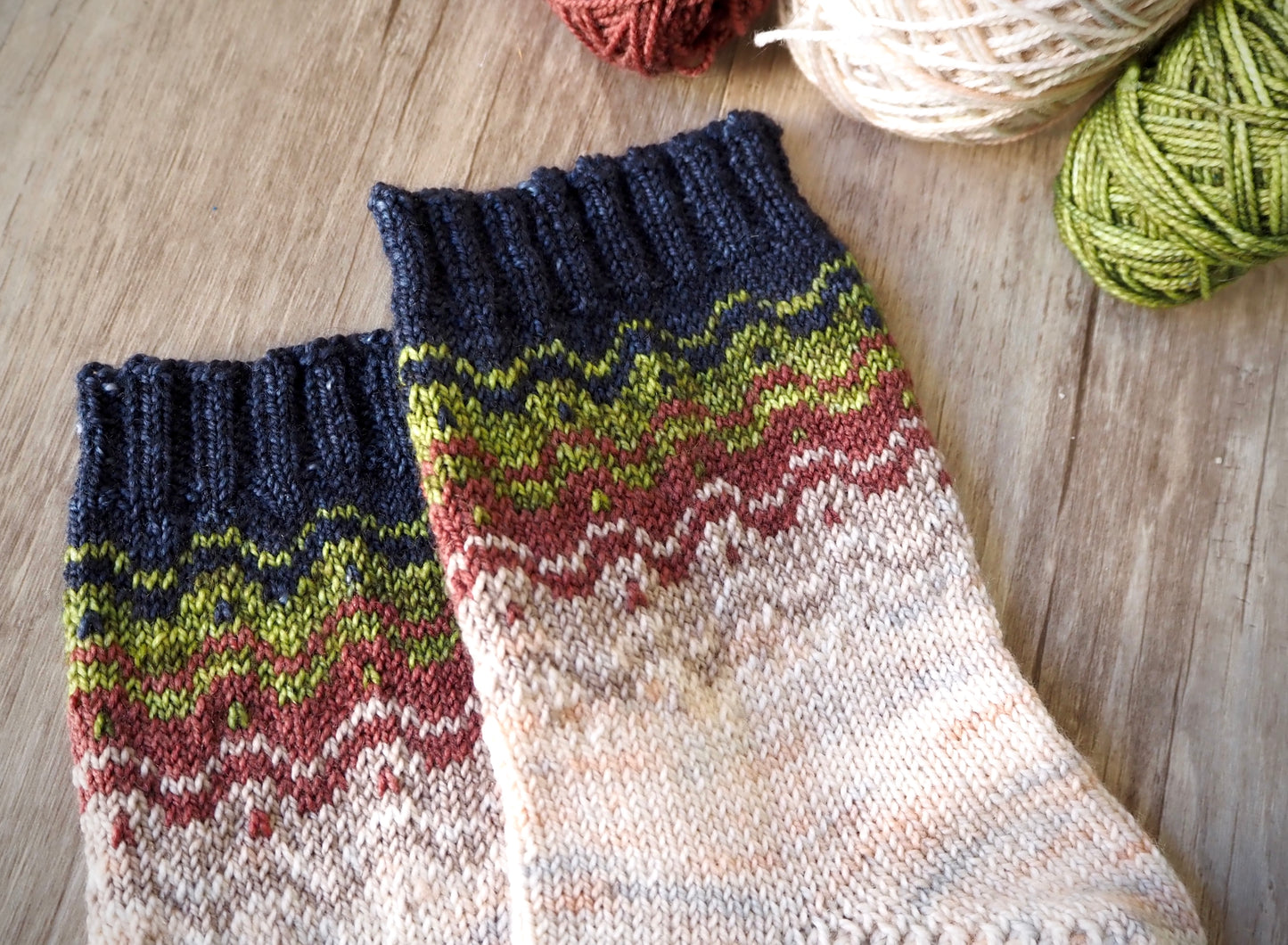 Painted Waves Socks - Knitting Pattern PDF