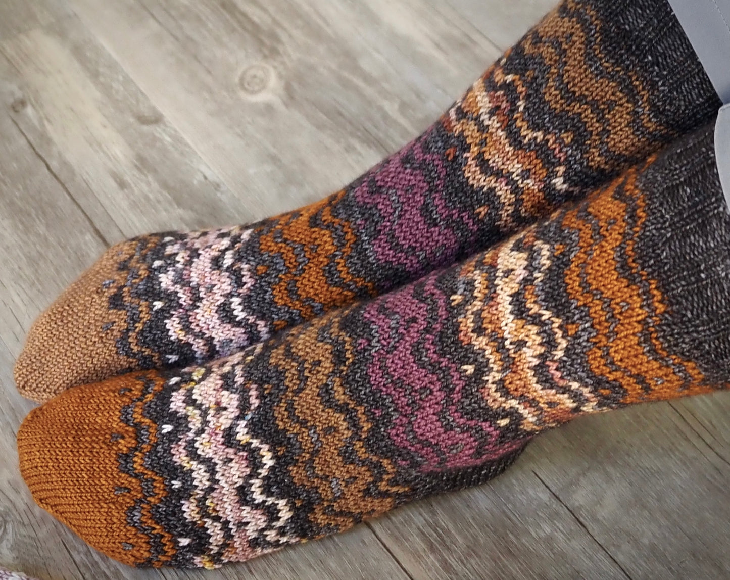 Painted Waves Socks - Knitting Pattern PDF