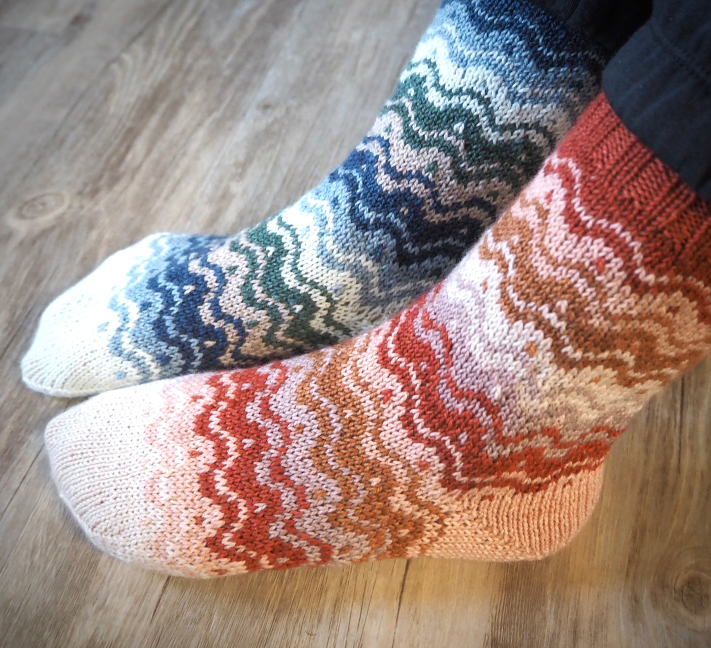 Painted Waves Socks - Knitting Pattern PDF