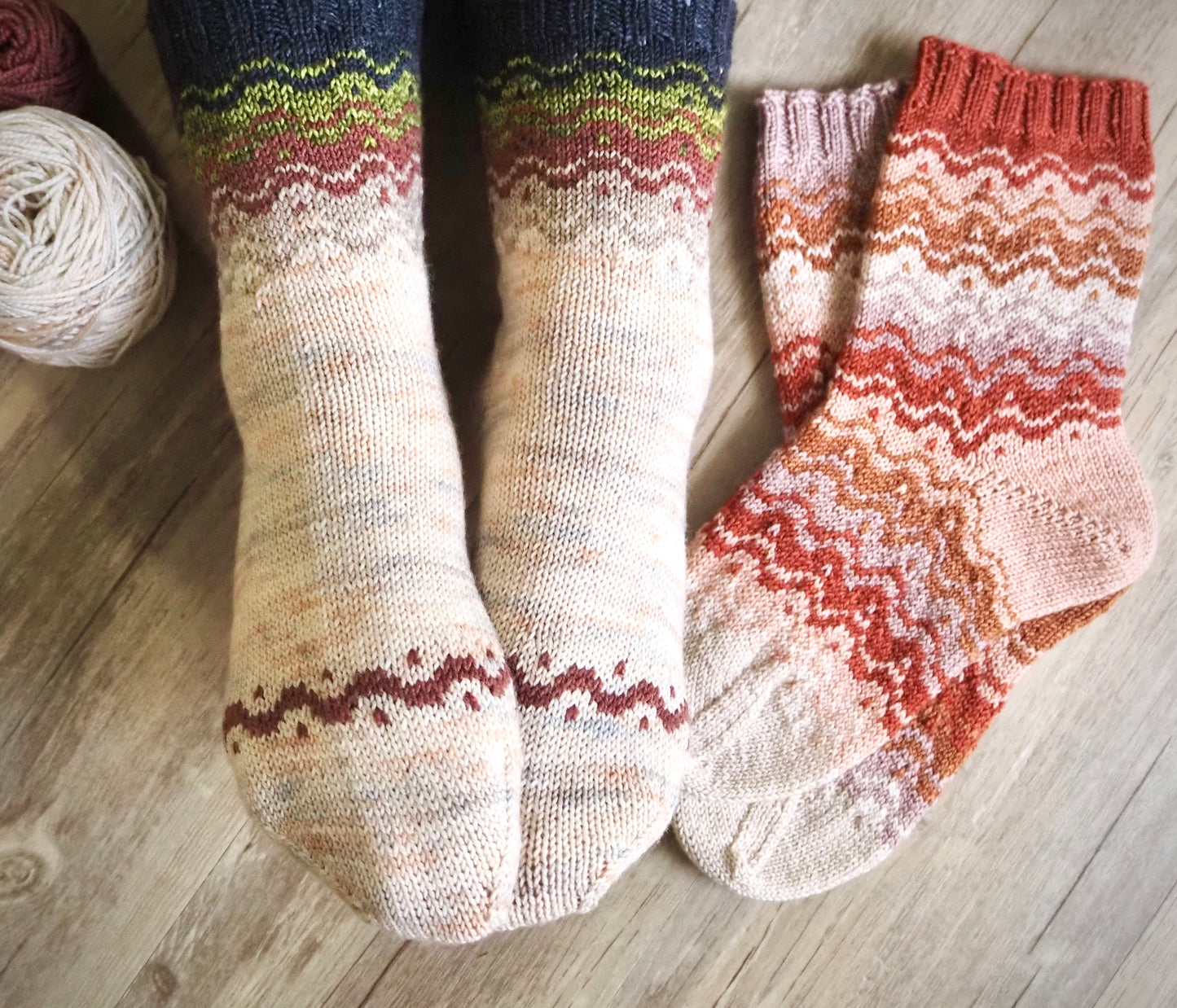 Painted Waves Socks - Knitting Pattern PDF